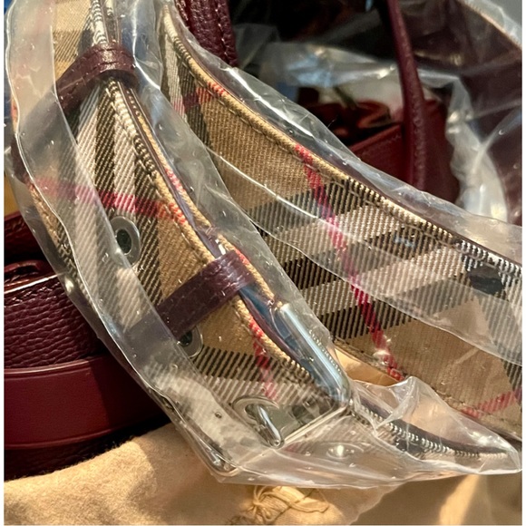 💕HP 💕SOLD ON ANOTHER PLATFORM NWT Burberry Mahogany Red Leather/Vintage Check - Picture 11 of 13